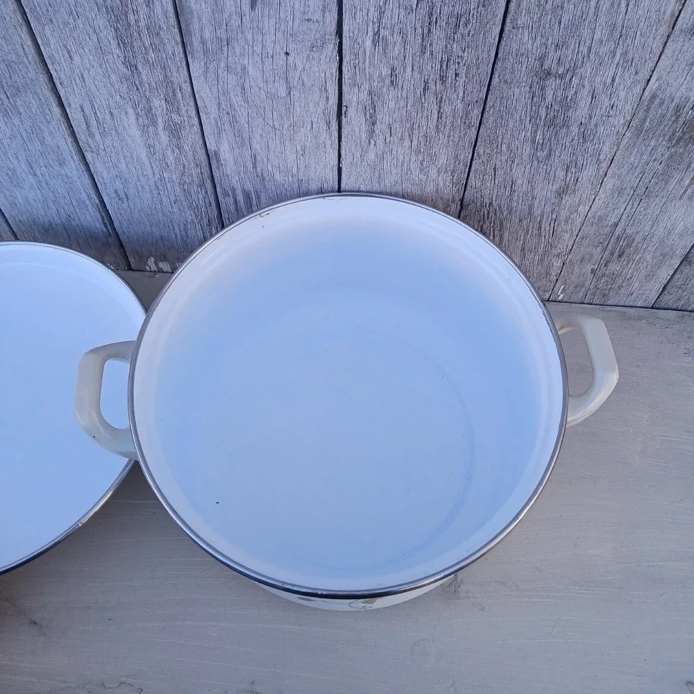 Vintage Enamel Strawberry Cookware Set‎ White Pot and Pan Floral Pattern